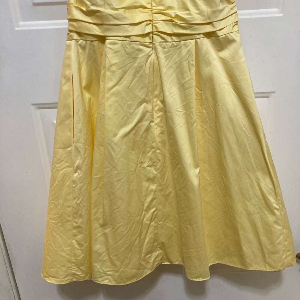 David’s Bridal Yellow Y-neck Sateen Dress in Size 10 - Picture 6 of 14